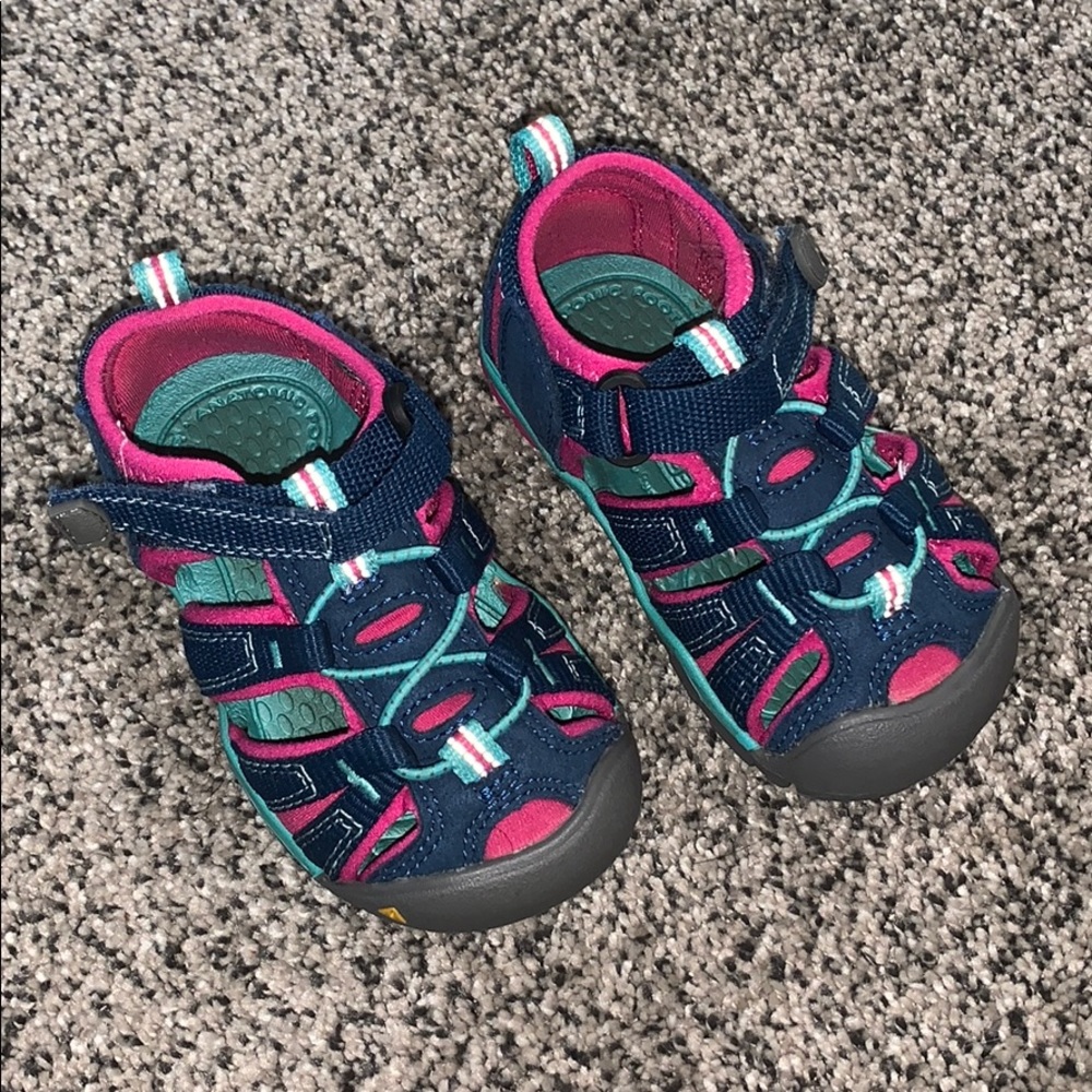 Keens size 6